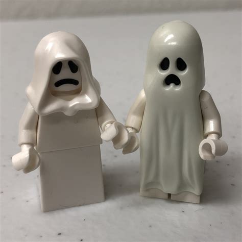 Comparison of Old LEGO Ghost with New - whataslacker about bricks