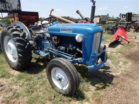 Ford 2000 Tractors Less than 40 HP for Sale | Tractor Zoom