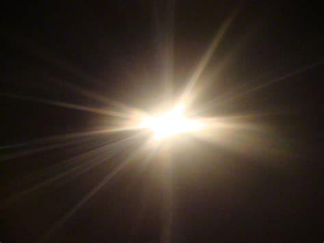 File:Light shining1.JPG - Wikipedia