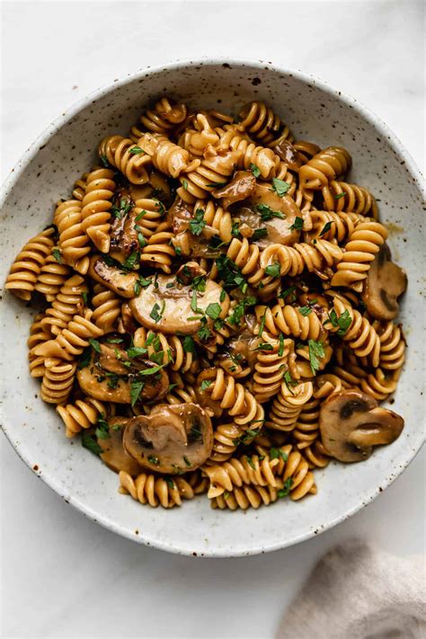 One Pot 30-Minute Vegan Mushroom Stroganoff - Choosing Chia