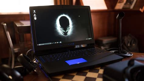 Alienware 15 and 17 mark Dell's first VR-ready gaming laptops with ...