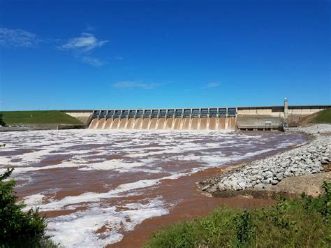 Keystone Dam Output Hits 100,000 CFS | Public Radio Tulsa