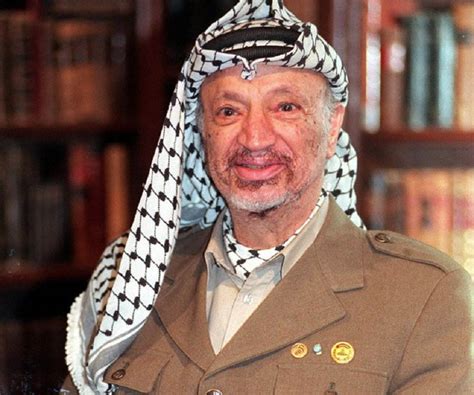 Yasser Arafat Biography - Facts, Childhood, Life & Achievements of ...