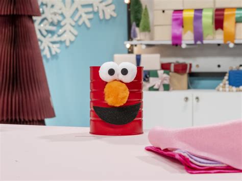 Two Fun and Easy DIY Holiday Crafts for the Whole Family - Sesame Workshop