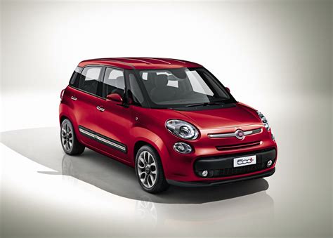 Fiat 500L : world preview at the Geneva Motor Show