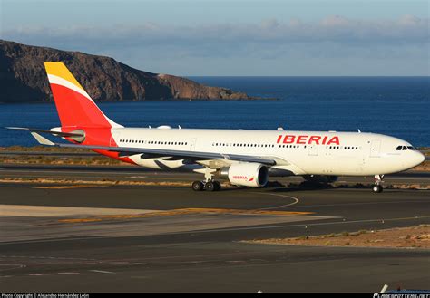 EC-MSY Iberia Airbus A330-202 Photo by Alejandro Hernández León | ID ...