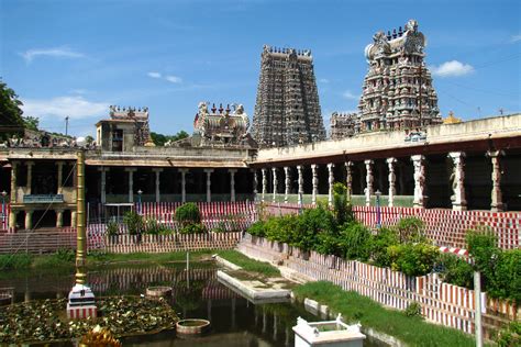 Meenakshi Temple History & Location - Madurai,