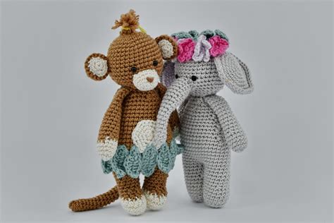 Free picture: colorful, elephant, gifts, homemade, monkey, teddy bear toy, toys, toy, doll, cute