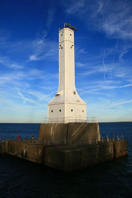 Huron Lighthouse on Lake Erie | Ohio lighthouses, Beautiful lighthouse, Lighthouse