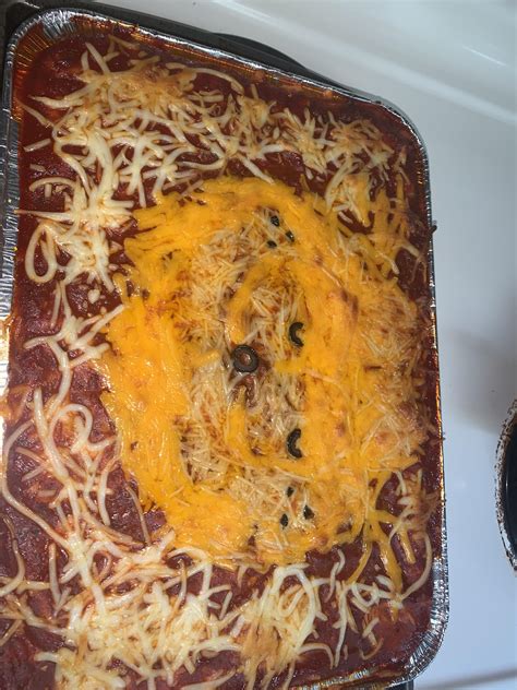 So my sister made Garfield lasagna : r/garfield