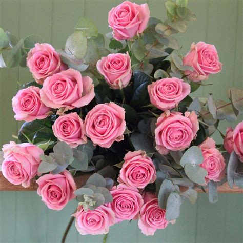 Flowercraft Lindfield's classic pink rose Bouquet hand tied bouquet ...