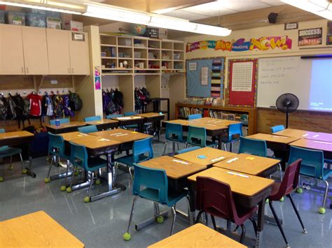 How the furniture is arranged in the classroom. The desks are arranged ...