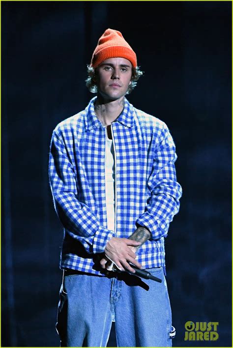 Justin Bieber Opens American Music Awards 2020 with Performance of 'Lonely' & 'Holy': Photo ...