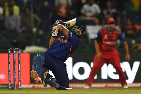 Rishabh Pant launches one for a six | ESPNcricinfo.com