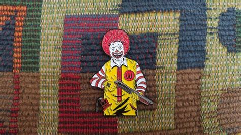 1990's Horror Movie Pennywise the Clown Killer Clowns 90's Gore Enamel ...