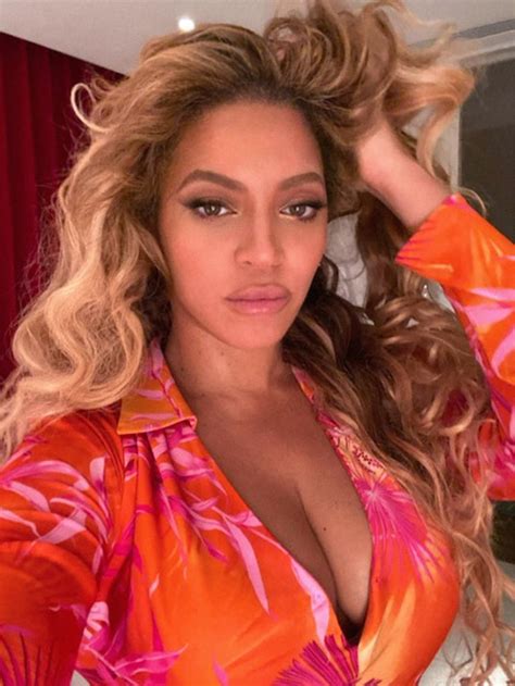 Beyoncé Wore Pink and Orange Tropical Print Dress in Miami | POPSUGAR ...