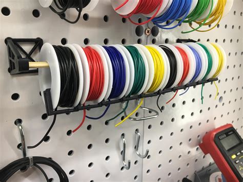 I made a wire holder for pegboards : 3Dprinting