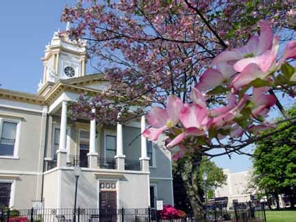 Morganton, NC : Burke County historic courthouse in the heart of downtown Morganton. photo ...