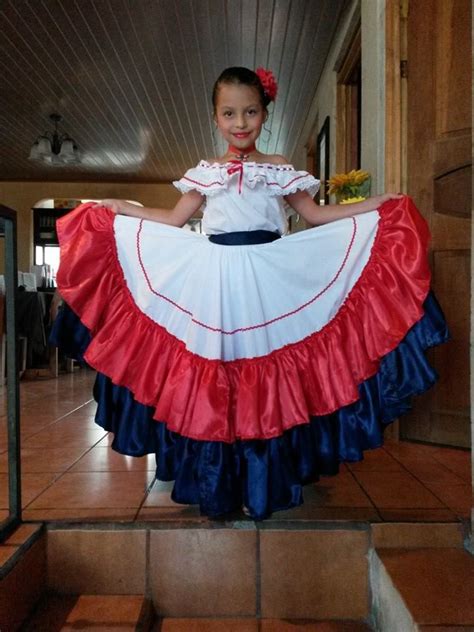 Niños mostrando orgullosos el traje tipico de Costa Rica!! Photo by Vera Munoz. Folk Dresses ...