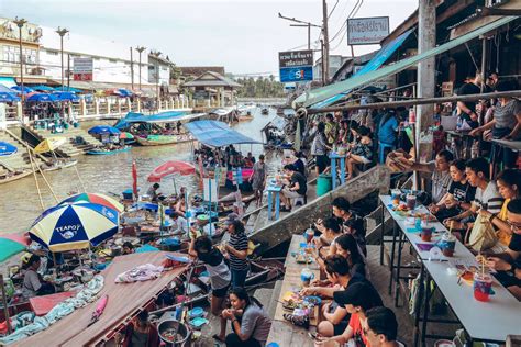 Amphawa Floating Market - ThailandMagazine.com