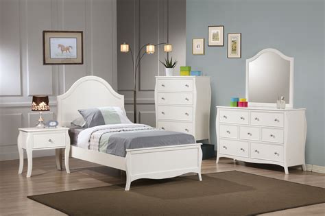 6. Coaster Dominique 4-Piece Youth Panel Bedroom Set in White