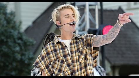 Justin Bieber - Sorry (Live From The Ellen Show) Live Performance - YouTube