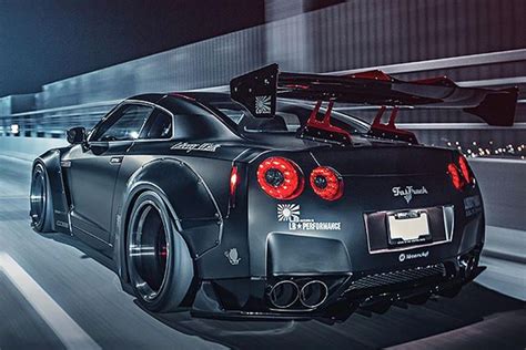 There are some darn good reasons why the GT-R has earned the name ...