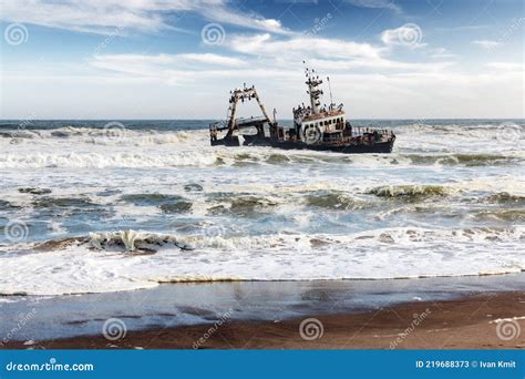 The Shipwreck in the Atlantic Ocean Stock Image - Image of coast, ship ...