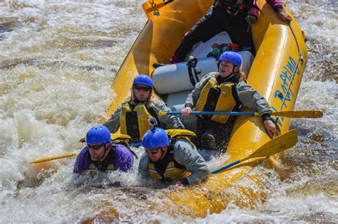 Huge White Water Rafting in the Ottawa River | The Planet D