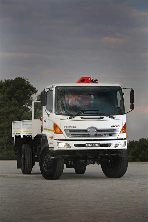 Single or Double Rear Wheels on the Hino 500 Series 4x4 Model Trucks