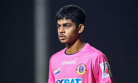East Bengal signs India U-17 goalkeeper Julfikar Gazi on a multi-year deal