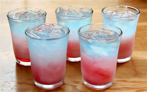 Top 10 Blue Curaçao Drinks with Recipes