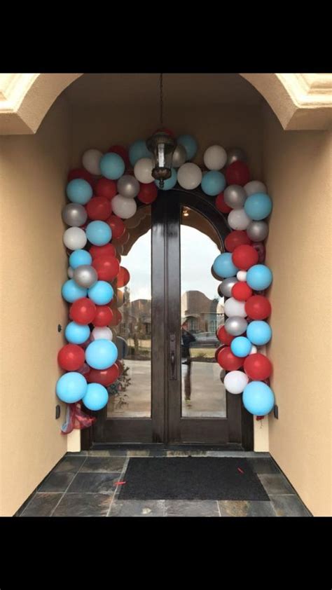 Balloon decoration front door