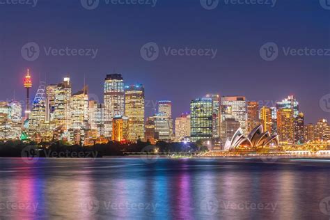 Sydney skyline at night 3179129 Stock Photo at Vecteezy