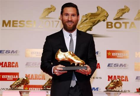 Lionel Messi Wins Record Fifth Golden Shoe Award | Soccer Cleats 101