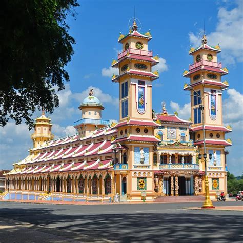 Cao Dai Temple tour: a journey to explore the most mysterious religion in Vietnam