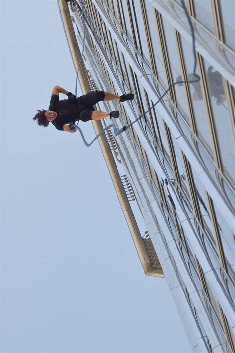 Mission Impossible 4 Burj Khalifa Scene