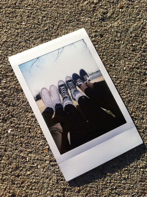 Picture of a Poloriod picture •Pinterest: selahrobertson• | Polaroid pictures, Tumblr polaroid ...