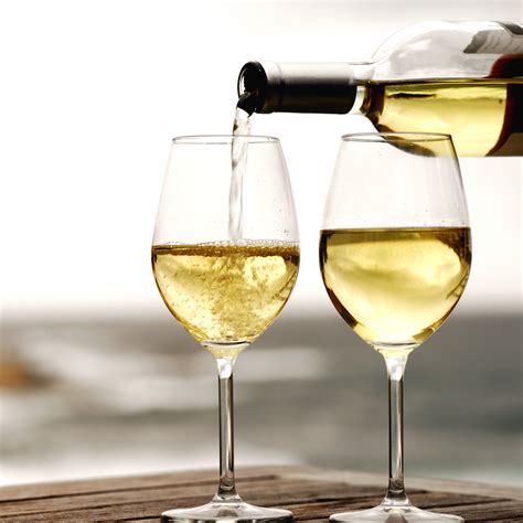 White Wines Under $15 That Will Wow You - Saffluence