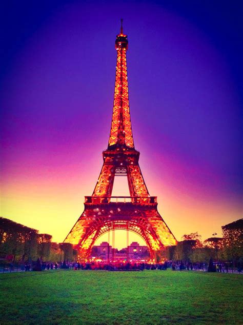 1889 -Eiffel Tower opens – The Stampede