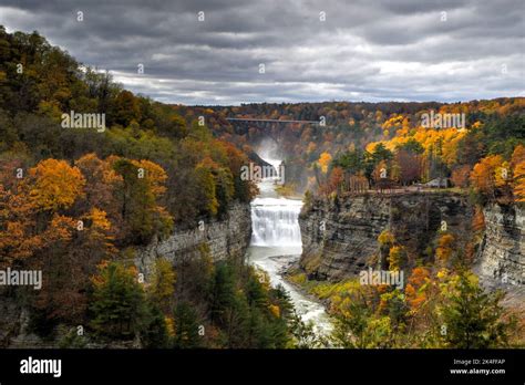 fall foliage in Letchworth State Park Stock Photo - Alamy