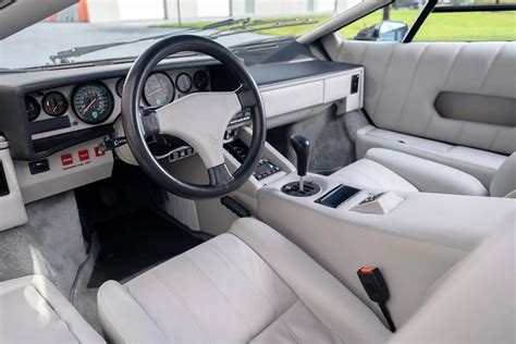 Descubrir 62+ imagen lamborghini countach 25th anniversary interior ...