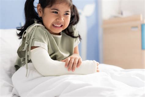 Signs Of a Broken Bone in Children - Kingwood Emergency Hospital