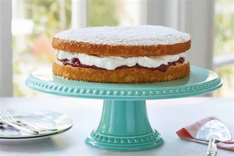 Classic Victoria Sponge Cake Recipe - Bigger Bolder Baking