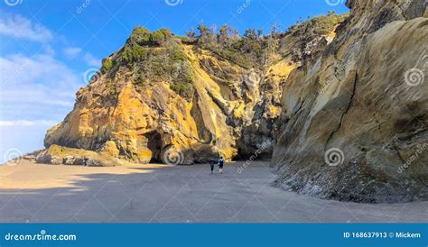 Hug Point Beach Oregon USA Cave Entrances Stock Image - Image of family, explore: 168637913