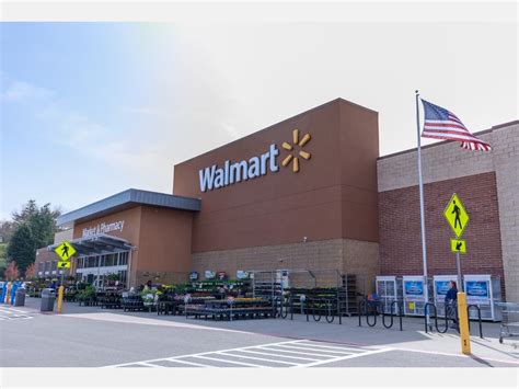 Walmart Limiting Customers Inside Stores: GA Coronavirus | Atlanta, GA ...