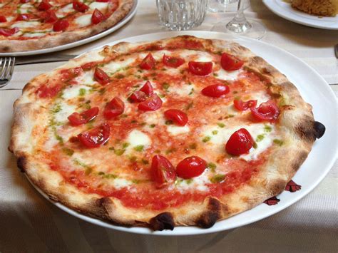 Pizza in Venice | Food, Vegetable pizza, Pizza