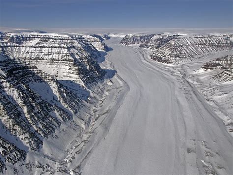 Rock, Ice and Fire: Volcanoes of Greenland's Past – Operation IceBridge