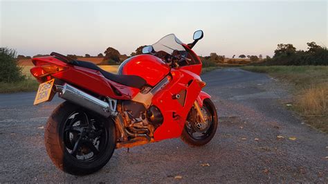 Honda VFR800 Review | Honda Bike Reviews | Devitt