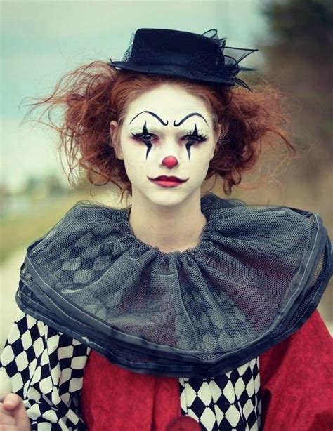 Clown makeup ideas for Halloween and tips for the costume